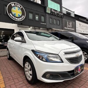 Onix LT 1.4 completo 2013